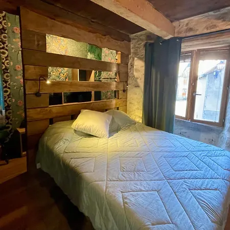 בית נופש Warm And Cozy House