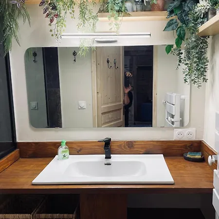 Warm And Cozy House בית נופש *