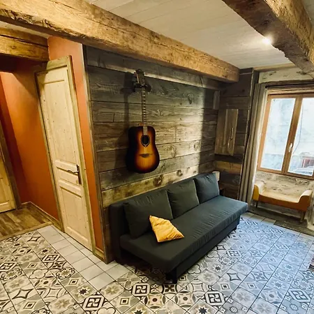 Warm And Cozy House * Égliseneuve-dʼEntraigues