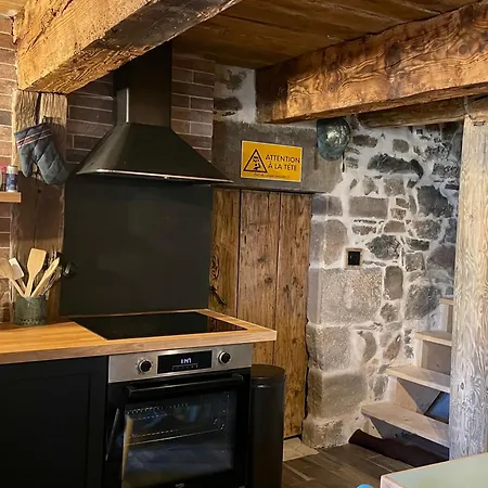 בית נופש Warm And Cozy House Égliseneuve-dʼEntraigues