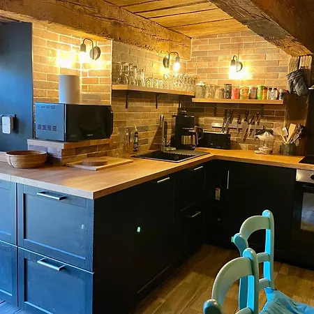 Warm And Cozy House בית נופש *